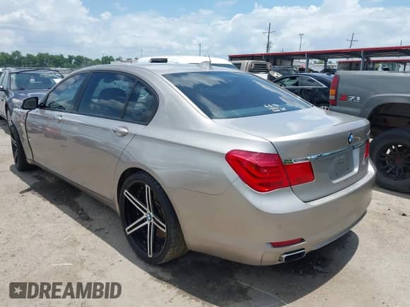 2009 BMW 7 Series 750Li with VIN WBAKB83539CY62193, listed as a IAAI auction lot 42440589 with Not provided miles and . Bid and sale history available at DreamBid. Image 3.