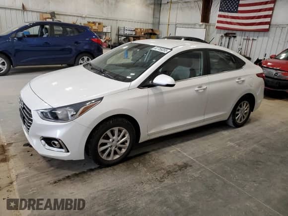 2019 Hyundai Accent SE z VIN 3KPC24A31KE061634, wystawiony jako Copart lot #82759355 z przebiegiem 110 099 mil mil oraz Czysty tytuł • Clean title. Historia ofert i sprzedaży dostępna na DreamBid. Obrazek 1.
