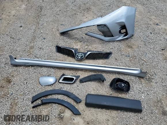 2019 Toyota Sienna SE with VIN 5TDXZ3DC9KS985568, listed as a Copart auction lot 68108065 with 343,336 mi miles and Clean title. Bid and sale history available at DreamBid. Image 13.