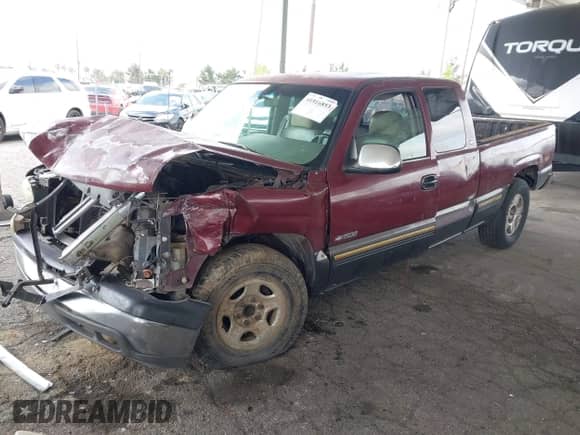 2000 Chevrolet Silverado 1500 LS z VIN 2GCEC19V9Y1232713, wystawiony jako IAAI lot #41916853 z przebiegiem 82 761 mil mil oraz . Historia ofert i sprzedaży dostępna na DreamBid. Obrazek 2.