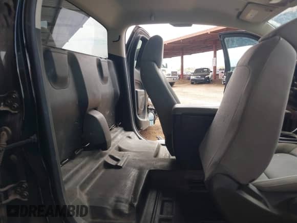 2018 Chevrolet Colorado 2WD Work Truck with VIN 1GCHSBEA8J1325601, listed as a IAAI auction lot 43111811 with 117,378 mi miles and . Bid and sale history available at DreamBid. Image 8.