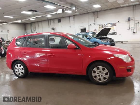 2010 Hyundai Elantra GLS с VIN KMHDB8AE7AU066572, выставлен на аукционе IAAI как лот 42738646 с пробегом 171 876 миль миль и . История ставок и продаж доступна на DreamBid. Изображение 13.