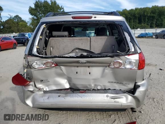 2010 Toyota Sienna XLE с VIN 5TDYK4CC8AS339789, выставлен на аукционе Copart как лот 85838045 с пробегом 178 977 миль миль и Списание • Salvage title. История ставок и продаж доступна на DreamBid. Изображение 6.