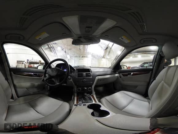 2010 Mercedes-Benz C 300 Sport с VIN WDDGF8BB6AR122164, выставлен на аукционе IAAI как лот 42026446 с пробегом 130 229 миль миль и . История ставок и продаж доступна на DreamBid. Изображение 19.