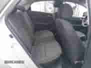 2019 Hyundai Accent SE z VIN 3KPC24A36KE056848, wystawiony jako IAAI lot #42314559 z przebiegiem 131 272 mil mil oraz . Historia ofert i sprzedaży dostępna na DreamBid. Obrazek 8.