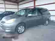 2004 Toyota Sienna XLE z VIN 5TDZA22C34S165888, wystawiony jako IAAI lot #43434586 z przebiegiem 238 214 mil mil oraz . Historia ofert i sprzedaży dostępna na DreamBid. Obrazek 2.