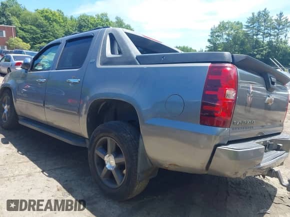 2008 Chevrolet Avalanche 2LT с VIN 3GNFK12388G221166, выставлен на аукционе IAAI как лот 42582366 с пробегом 148 880 миль миль и . История ставок и продаж доступна на DreamBid. Изображение 3.