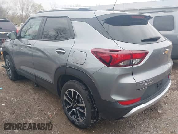2024 Chevrolet TrailBlazer LT z VIN KL79MRSL5RB138669, wystawiony jako IAAI lot #41971424 z przebiegiem 11 371 mil mil oraz . Historia ofert i sprzedaży dostępna na DreamBid. Obrazek 3.