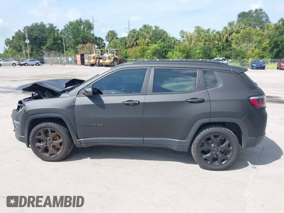 2018 Jeep Compass Limited z VIN 3C4NJDCB1JT130963, wystawiony jako IAAI lot #43107905 z przebiegiem 59 200 mil mil oraz . Historia ofert i sprzedaży dostępna na DreamBid. Obrazek 14.