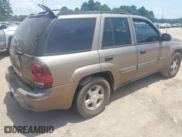 2002 Chevrolet TrailBlazer LS with VIN 1GNDS13S922447603, listed as a IAAI auction lot 42844550 with 237,278 mi miles and . Bid and sale history available at DreamBid. Image 4.