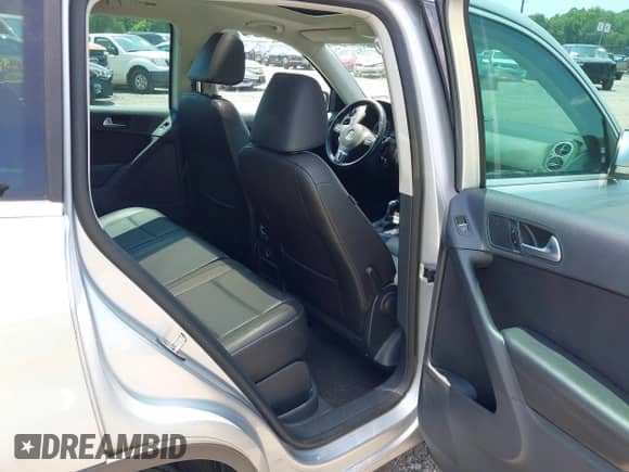 2011 Volkswagen Tiguan SE with VIN WVGAV7AX7BW568624, listed as a IAAI auction lot 42691978 with 137,340 mi miles and . Bid and sale history available at DreamBid. Image 8.