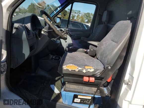 2005 Dodge Sprinter with VIN WD2PD144955756005, listed as a Copart auction lot 83840274 with Not provided miles and Salvage title. Bid and sale history available at DreamBid. Image 7.