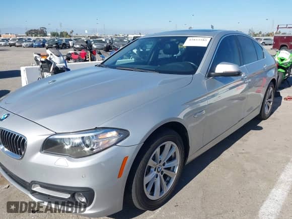 2015 BMW 5 Series 528i с VIN WBA5A5C57FD519696, выставлен на аукционе IAAI как лот 42853585 с пробегом 99 161 миль миль и . История ставок и продаж доступна на DreamBid. Изображение 6.