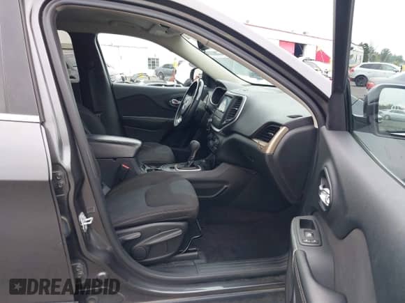 2016 Jeep Cherokee Latitude с VIN 1C4PJMCS4GW270680, выставлен на аукционе IAAI как лот 43198851 с пробегом 97 156 миль миль и . История ставок и продаж доступна на DreamBid. Изображение 5.