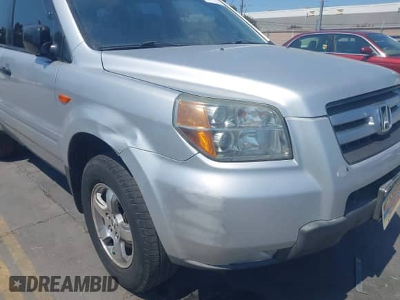 2006 Honda Pilot LX с VIN 5FNYF28106B050241, выставлен на аукционе IAAI как лот 42985515 с пробегом 239 763 миль миль и . История ставок и продаж доступна на DreamBid. Изображение 6.