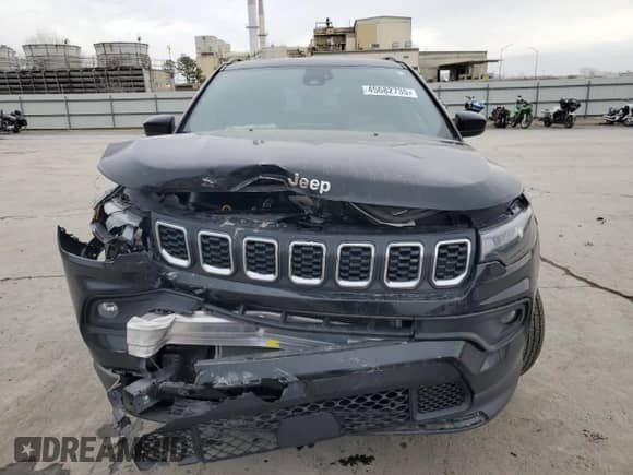 2024 Jeep Compass Latitude with VIN 3C4NJDBN0RT106564, listed as a Copart auction lot 45682735 with 9,775 mi miles and Salvage title. Bid and sale history available at DreamBid. Image 5.