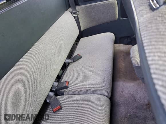 1993 Dodge Dakota z VIN 1B7FL23X3PS153914, wystawiony jako Copart lot #67756425 z przebiegiem 277 083 mil mil oraz Szkoda całkowita • Salvage title. Historia ofert i sprzedaży dostępna na DreamBid. Obrazek 10.