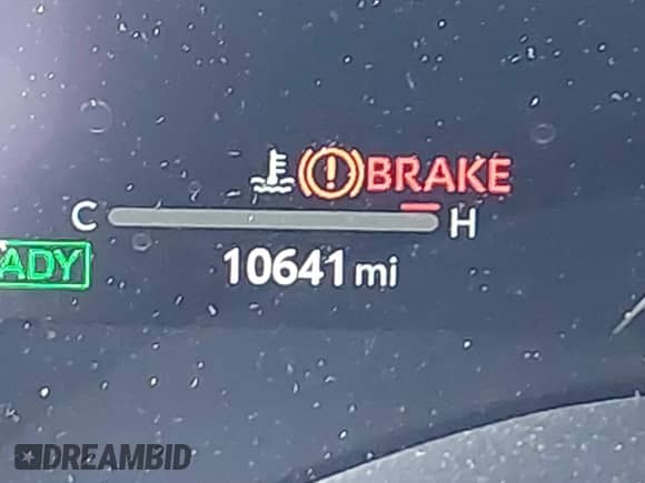 2025 Toyota Sienna Limited с VIN 5TDZSKFC1SS172228, выставлен на аукционе IAAI как лот 42951101 с пробегом 10 641 миль миль и . История ставок и продаж доступна на DreamBid. Изображение 15.