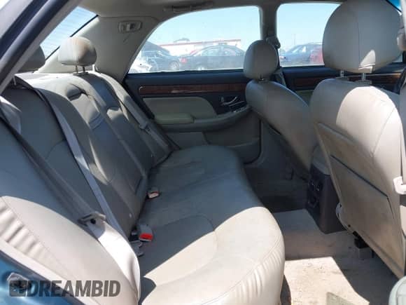 2005 Hyundai XG с VIN KMHFU45E05A396874, выставлен на аукционе IAAI как лот 42564872 с пробегом 172 376 миль миль и . История ставок и продаж доступна на DreamBid. Изображение 8.