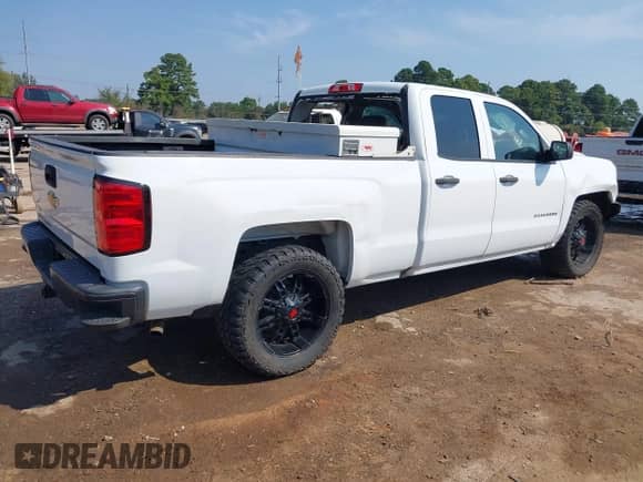 2018 Chevrolet Silverado 1500 Work Truck with VIN 1GCRCNEC1JZ268390, listed as a IAAI auction lot 43136152 with 135,789 mi miles and . Bid and sale history available at DreamBid. Image 4.