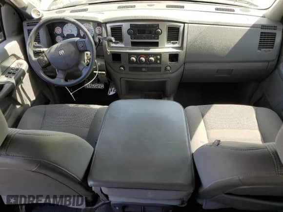 2007 Dodge 1500 SLT z VIN 3D7KR19D57G700294, wystawiony jako Copart lot #63056955 z przebiegiem 117 913 mil mil oraz Szkoda całkowita • Salvage title. Historia ofert i sprzedaży dostępna na DreamBid. Obrazek 8.