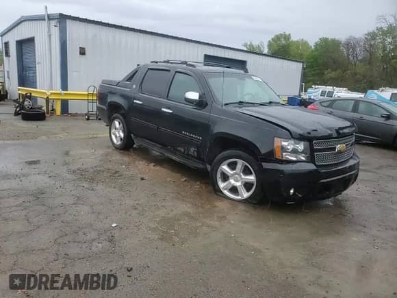 2013 Chevrolet Avalanche LS z VIN 3GNMCEE02DG145645, wystawiony jako Copart lot #50888915 z przebiegiem 145 766 mil mil oraz Szkoda całkowita • Salvage title. Historia ofert i sprzedaży dostępna na DreamBid. Obrazek 13.