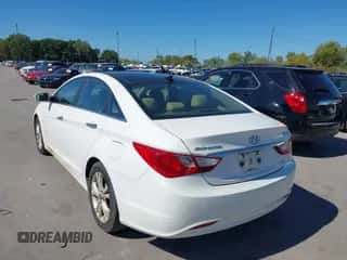 2012 Hyundai Sonata SE z VIN 5NPEC4AC0CH456794, wystawiony jako IAAI lot #43340506 z przebiegiem 225 447 mil mil oraz . Historia ofert i sprzedaży dostępna na DreamBid. Obrazek 3.