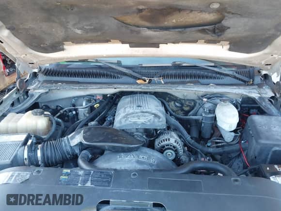 2004 Chevrolet Silverado 1500 Z71 z VIN 1GCEK19V04E259987, wystawiony jako IAAI lot #43499396 z przebiegiem 172 435 mil mil oraz . Historia ofert i sprzedaży dostępna na DreamBid. Obrazek 10.