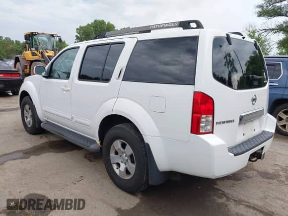 2007 Nissan Pathfinder SE with VIN 5N1AR18W37C608298, listed as a IAAI auction lot 42828320 with 187,763 mi miles and . Bid and sale history available at DreamBid. Image 3.