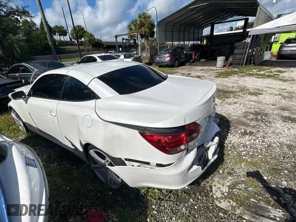 2010 Lexus IS 250 C z VIN JTHFF2C21A2511092, wystawiony jako Copart lot #65603035 z przebiegiem 192 550 mil mil oraz Czysty tytuł • Clean title. Historia ofert i sprzedaży dostępna na DreamBid. Obrazek 3.