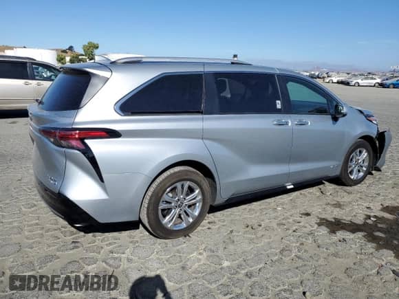 2021 Toyota Sienna Limited with VIN 5TDESKFC0MS016618, listed as a Copart auction lot 71437725 with 61,664 mi miles and Salvage title. Bid and sale history available at DreamBid. Image 3.