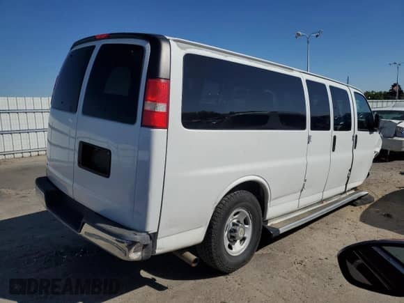 2012 Chevrolet Express Passenger 1LT с VIN 1GAZG1FG6C1186289, выставлен на аукционе Copart как лот 58240754 с пробегом 63 816 миль миль и Списание • Salvage title. История ставок и продаж доступна на DreamBid. Изображение 3.