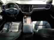 2022 Volvo S60 Momentum z VIN 7JRL12TZ1NG175745, wystawiony jako Copart lot #68424635 z przebiegiem 95 232 mil mil oraz Szkoda całkowita • Salvage title. Historia ofert i sprzedaży dostępna na DreamBid. Obrazek 8.