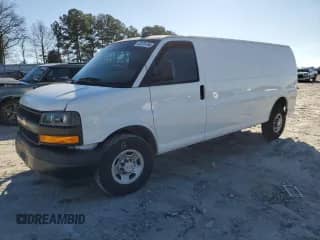 2022 Chevrolet Express Cargo с VIN 1GCWGBFPXN1199808, выставлен на аукционе Copart как лот 87076194 с пробегом 43 967 миль миль и Списание • Salvage title. История ставок и продаж доступна на DreamBid. Изображение 1.
