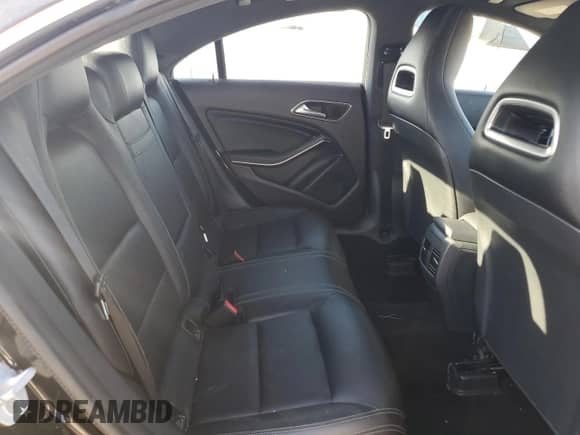 2018 Mercedes-Benz CLA 250 z VIN WDDSJ4EB0JN610949, wystawiony jako Copart lot #82372355 z przebiegiem 80 504 mil mil oraz Szkoda całkowita • Salvage title. Historia ofert i sprzedaży dostępna na DreamBid. Obrazek 10.