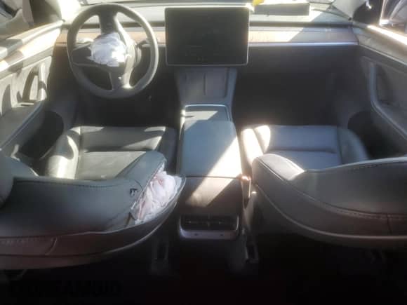 2024 Tesla Model Y z VIN 7SAYGDED5RF202755, wystawiony jako Copart lot #80743115 z przebiegiem 44 495 mil mil oraz Czysty tytuł • Clean title. Historia ofert i sprzedaży dostępna na DreamBid. Obrazek 8.