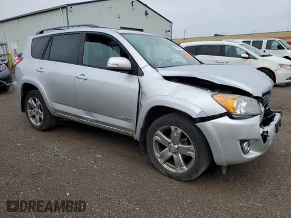 2010 Toyota RAV4 Sport с VIN 2T3RF4DV4AW032403, выставлен на аукционе Copart как лот 81475845 с пробегом 350 379 миль миль и Списание • Salvage title. История ставок и продаж доступна на DreamBid. Изображение 4.