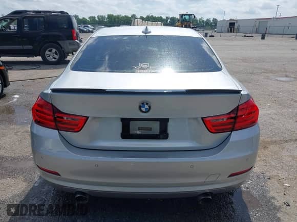 2014 BMW 4 Series 435i z VIN WBA3R1C52EK191381, wystawiony jako IAAI lot #42257612 z przebiegiem 161 112 mil mil oraz . Historia ofert i sprzedaży dostępna na DreamBid. Obrazek 16.