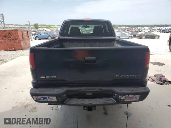 2000 Chevrolet S-10 LS z VIN 1GCDT19WXY8137627, wystawiony jako Copart lot #69748865 z przebiegiem 126 588 mil mil oraz Szkoda całkowita • Salvage title. Historia ofert i sprzedaży dostępna na DreamBid. Obrazek 6.