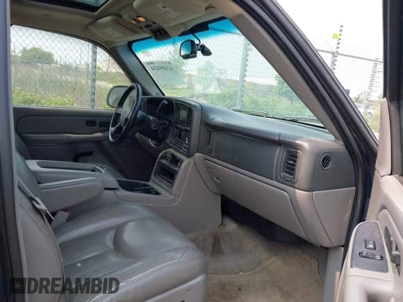 2005 Chevrolet Suburban LT с VIN 1GNFK16Z95J192432, выставлен на аукционе IAAI как лот 42405434 с пробегом 155 182 миль миль и . История ставок и продаж доступна на DreamBid. Изображение 5.