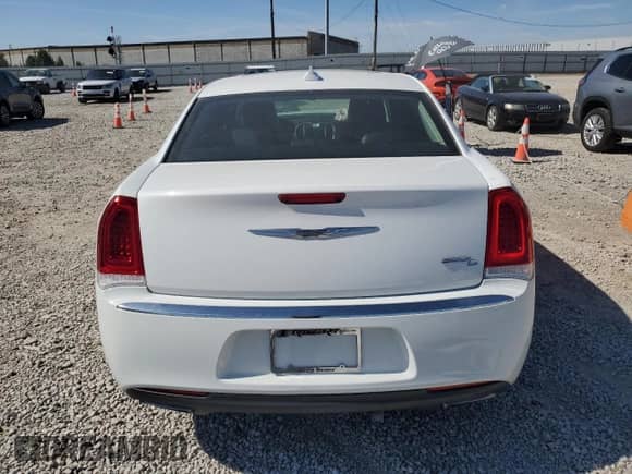 2016 Chrysler 300 C с VIN 2C3CCAEG9GH161392, выставлен на аукционе Copart как лот 81881385 с пробегом 71 020 миль миль и Списание • Salvage title. История ставок и продаж доступна на DreamBid. Изображение 6.