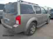 2007 Nissan Pathfinder S z VIN 5N1AR18U67C638099, wystawiony jako IAAI lot #42703504 z przebiegiem 355 856 mil mil oraz . Historia ofert i sprzedaży dostępna na DreamBid. Obrazek 4.