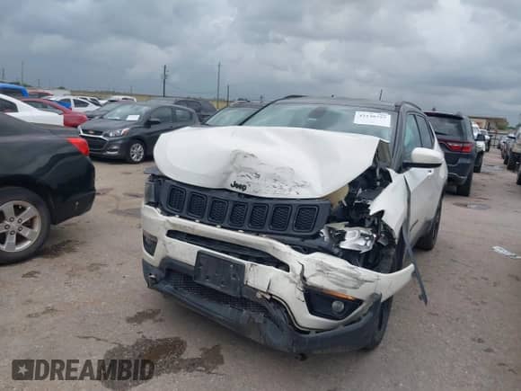 2019 Jeep Compass Altitude z VIN 3C4NJCBB5KT615720, wystawiony jako IAAI lot #42148757 z przebiegiem 205 016 mil mil oraz . Historia ofert i sprzedaży dostępna na DreamBid. Obrazek 17.