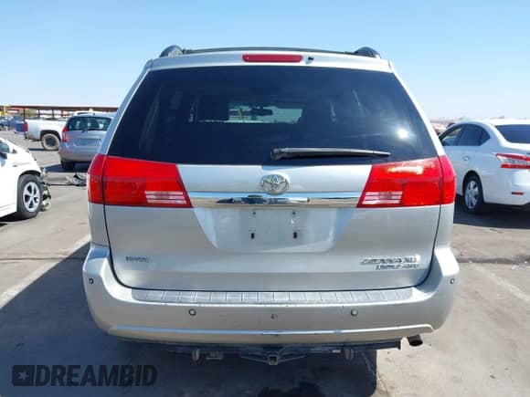 2004 Toyota Sienna XLE z VIN 5TDBA22C04S002570, wystawiony jako IAAI lot #42288609 z przebiegiem 234 932 mil mil oraz . Historia ofert i sprzedaży dostępna na DreamBid. Obrazek 17.