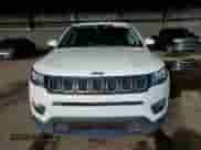 2018 Jeep Compass Latitude z VIN 3C4NJCBB2JT265560, wystawiony jako Copart lot #86600075 z przebiegiem 135 347 mil mil oraz Czysty tytuł • Clean title. Historia ofert i sprzedaży dostępna na DreamBid. Obrazek 5.