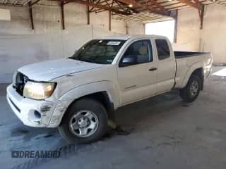 2007 Toyota Tacoma with VIN 5TEUX42N77Z411533, listed as a Copart auction lot 82464055 with 169,750 mi miles and Salvage title. Bid and sale history available at DreamBid. Image 1.