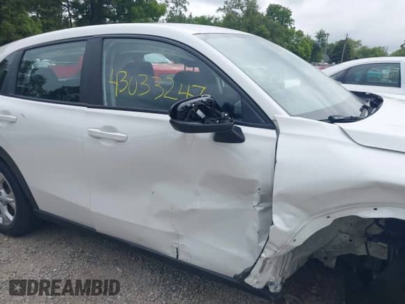 2024 Honda HR-V LX with VIN 3CZRZ2H35RM736072, listed as a IAAI auction lot 43033247 with 16,395 mi miles and . Bid and sale history available at DreamBid. Image 18.