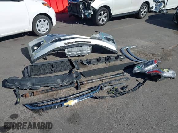 2018 Chevrolet Traverse Premier with VIN 1GNEVJKW0JJ161921, listed as a IAAI auction lot 43267948 with 136,557 mi miles and . Bid and sale history available at DreamBid. Image 12.