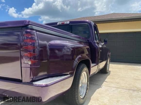 1971 Chevrolet Silverado 1500 z VIN CE241S641826, wystawiony jako Copart lot #64821445 z przebiegiem 1 644 mil mil oraz Czysty tytuł • Clean title. Historia ofert i sprzedaży dostępna na DreamBid. Obrazek 4.