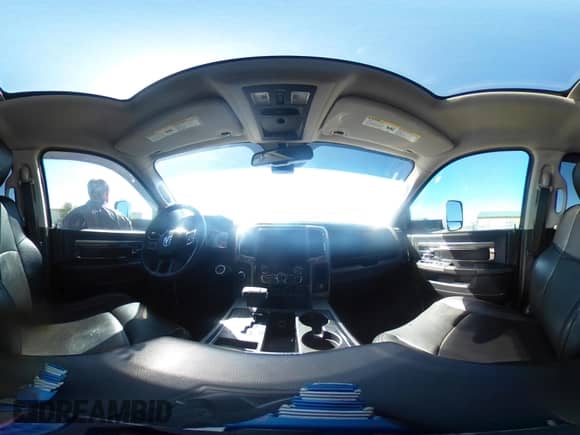 2013 Ram 1500 Sport z VIN 1C6RR7MT2DS509499, wystawiony jako IAAI lot #43159453 z przebiegiem 163 043 mil mil oraz . Historia ofert i sprzedaży dostępna na DreamBid. Obrazek 18.